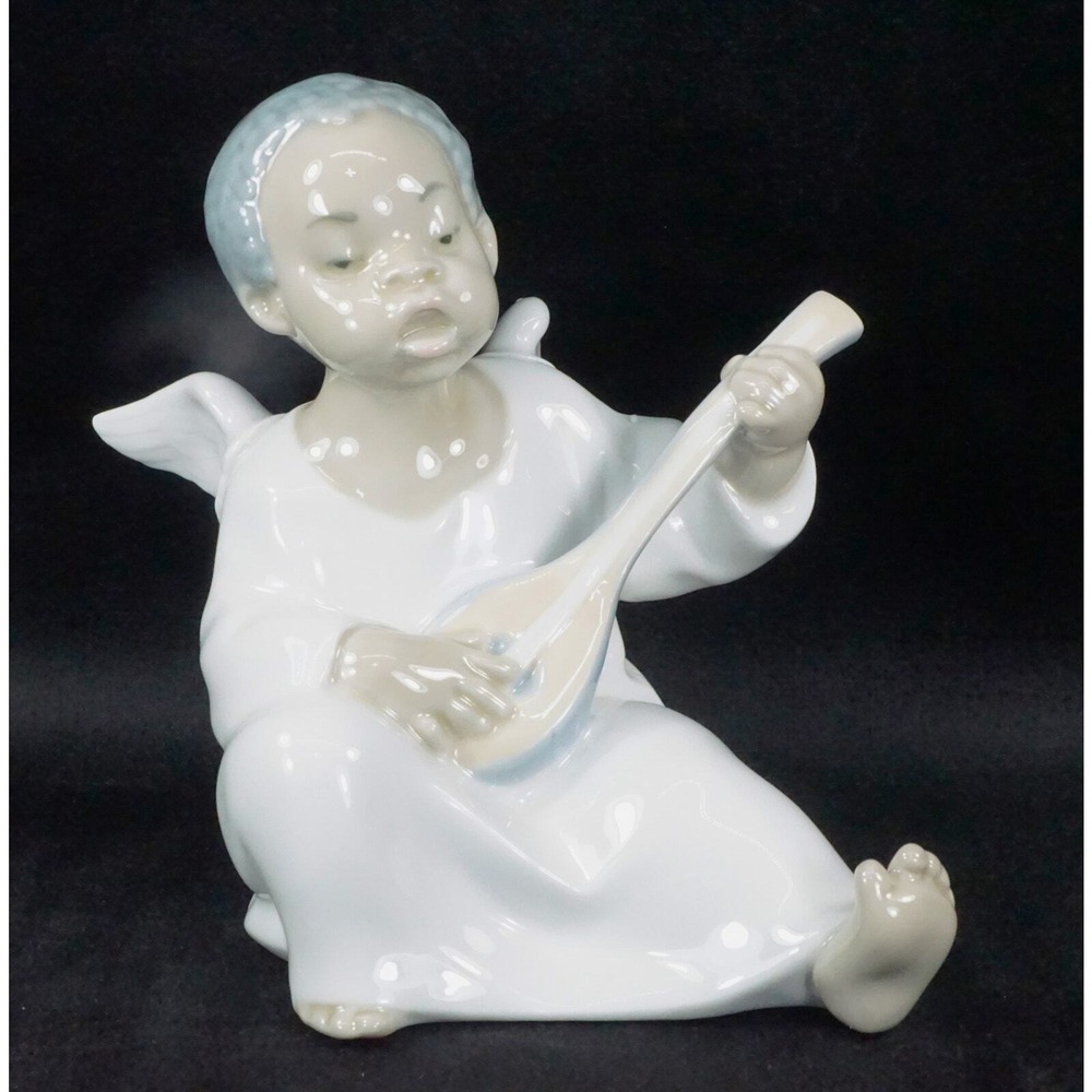 Lladro Black Male Angel #4537 Sitting‎ Playing Mandolin / Lute and Singing
